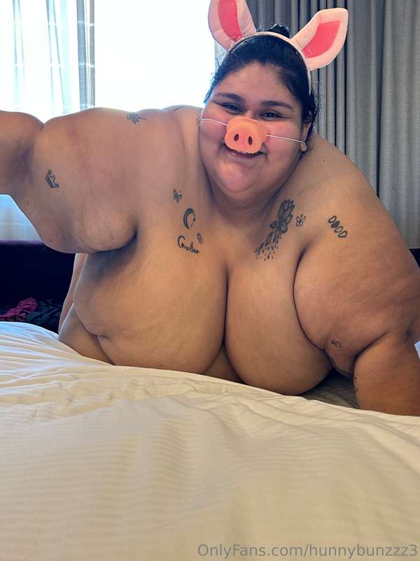 Hehe since i did a Hucow pic set of course i had to do a Hog.. 9