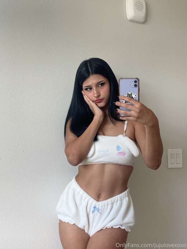 monday’s suck but i hope this brightens your day 🌸💗