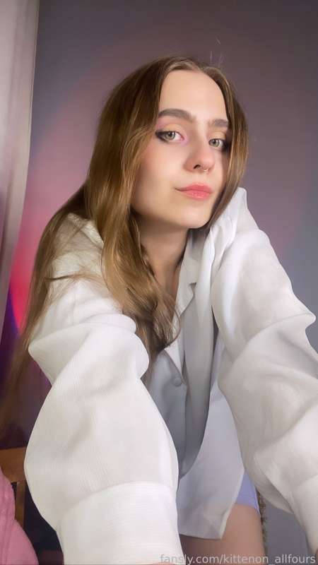 Kittenon_Allfours - Fansly - 16 Nov, 2022 1