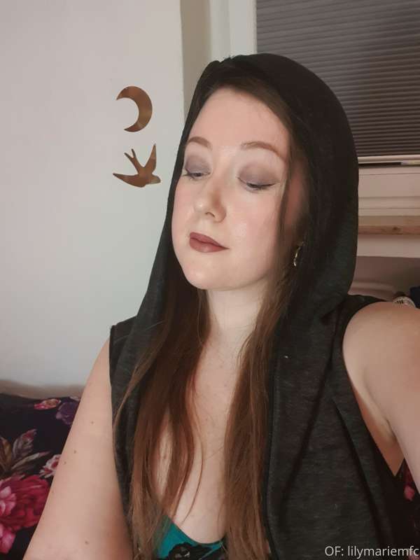 This is the most makeup I've worn in... over a year? 😳 hope .. 1