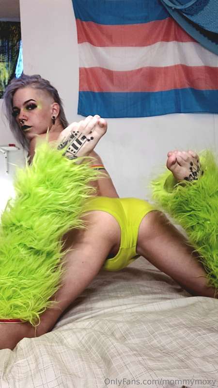 The grinch missed Christmas this year cause she was too busy.. 3