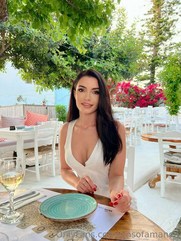 Would you take me on a date?😇