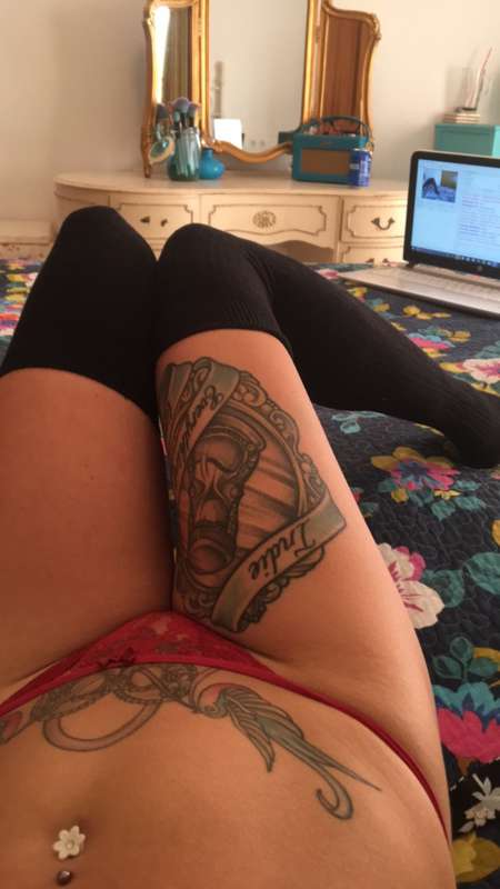 Who likes knee high socks ?