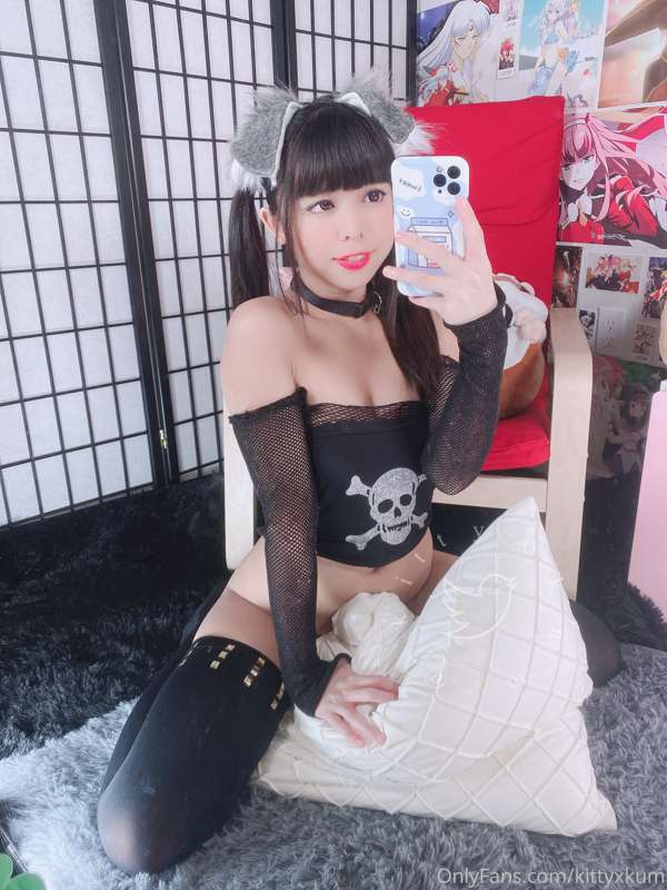 Goth puppy girl? 👀👀
Arf arf 🥰

- Part 1 - 32