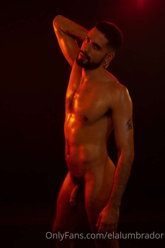 Photoshoot. Model: @kinkyandtender 2