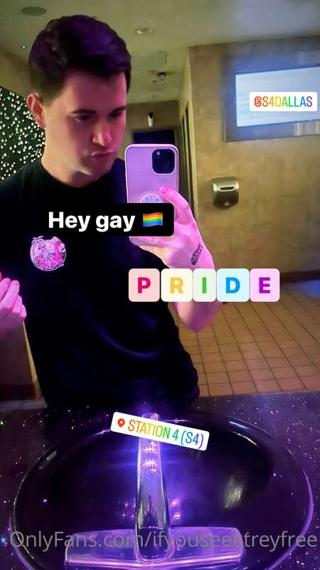 Happy pride month 🏳️‍🌈 @ifyouseektrey