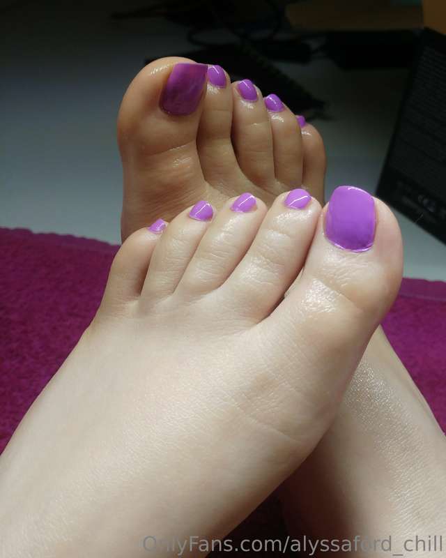 Some oily toes I forgot to post 🙃