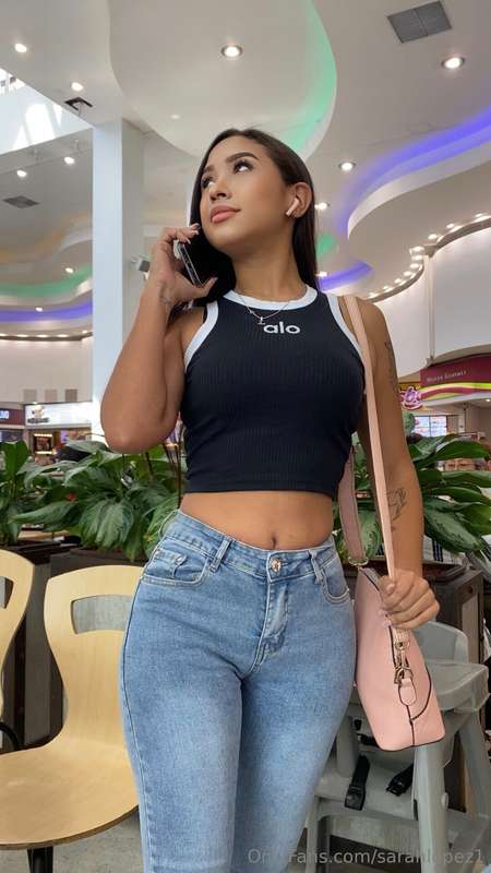 A girl should be two things: who and what she wants. 💁‍♀️