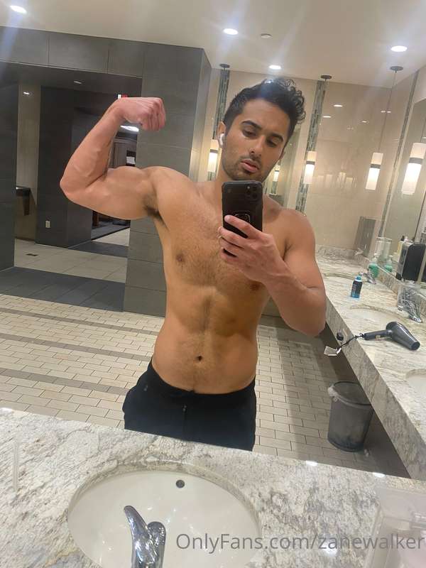 Your sexy sweaty alpha dom 😈