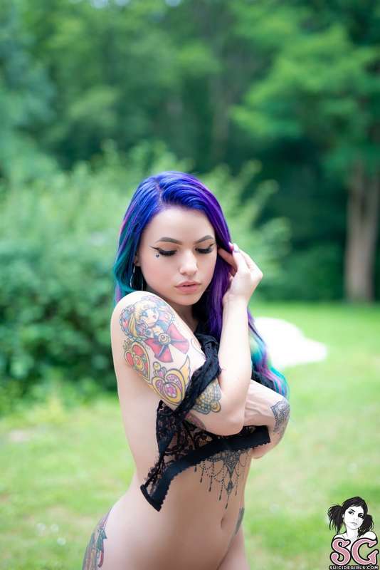 Shine bright with @w33dhead  in her set of the day, Lumineux.. 34