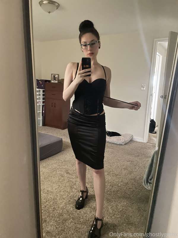 What would you do if I worked under you and dressed like thi.. 9