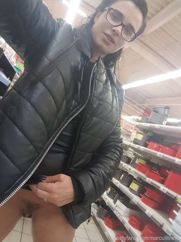 I'm showing my Hairy Bush in a Supermarket ❤️