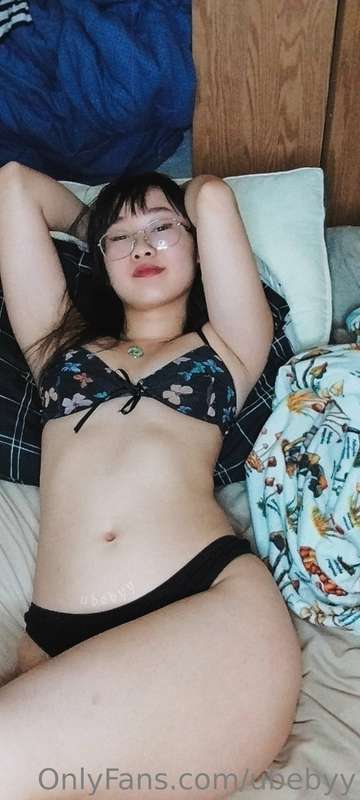 Let's cuddle (｡・//ε//・｡)