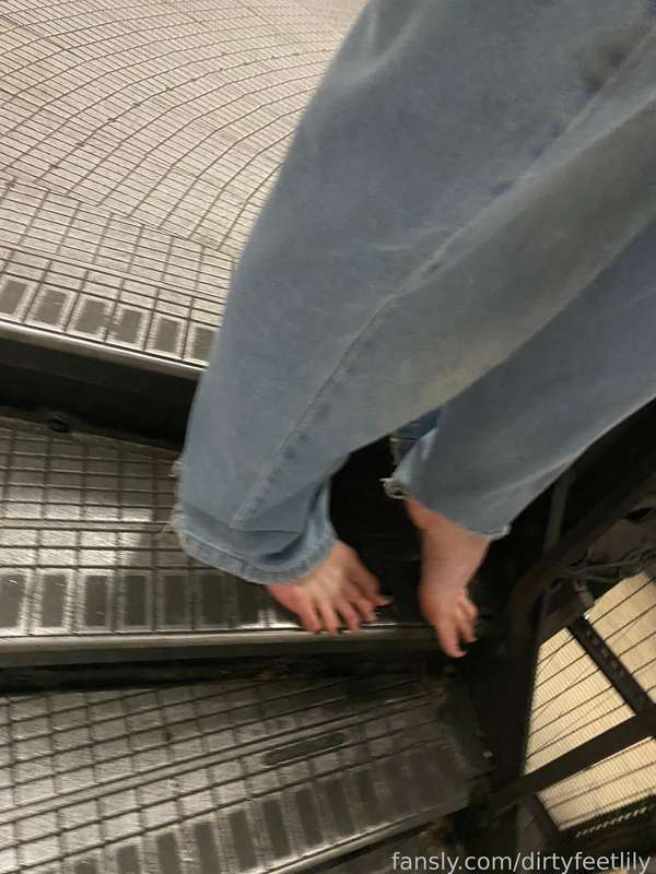 Dirtyfeetlily - Fansly - 25 Mar, 2025 1