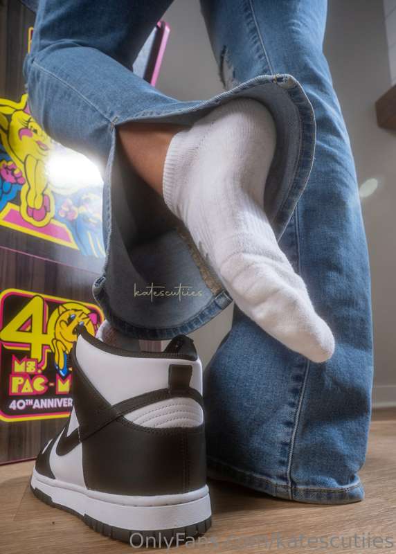 For my sock and sneaker fans😘 I can see you staring from acr.. 7