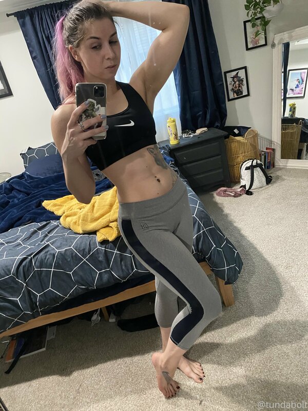 I’m still alive! I know i haven’t posted in a while but work..