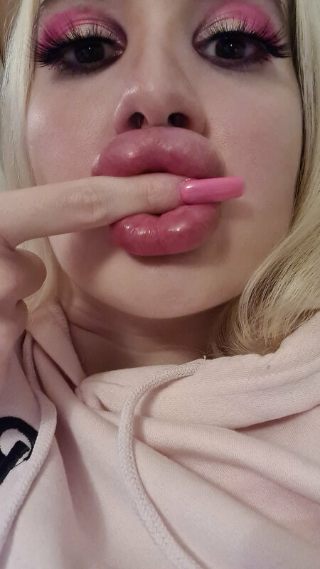 I always need something between my Lips ??