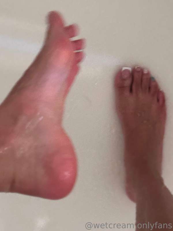 facial 🍌 + toes & soles 5