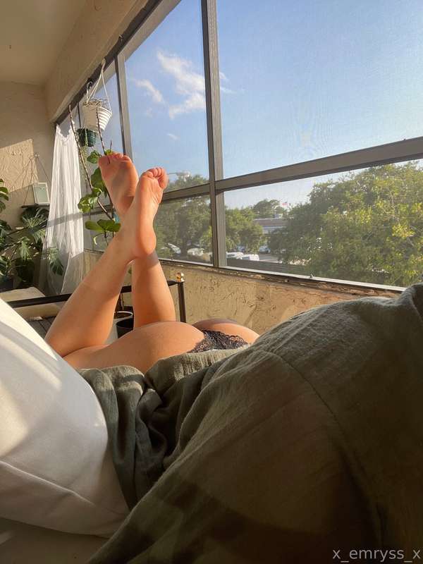 For the feet and ass lovers 1