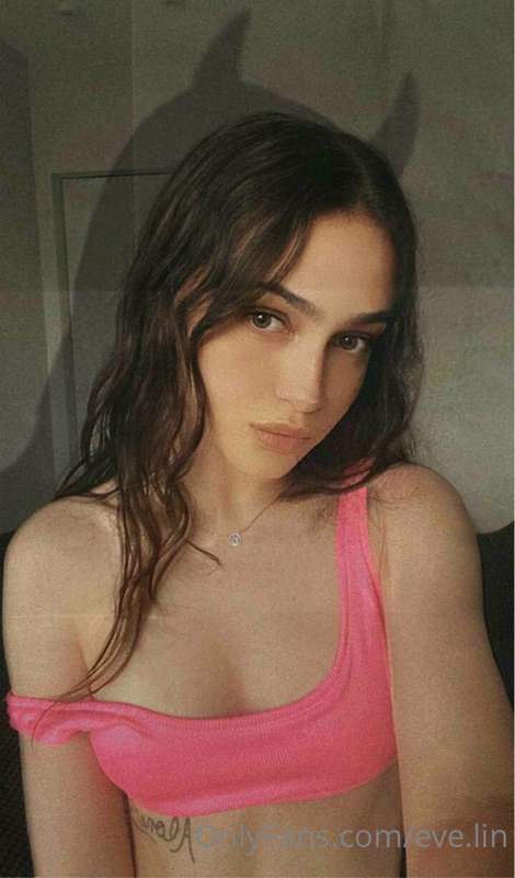 I'm lying on the bed rubbing my pussy, I want you to fuck me..
