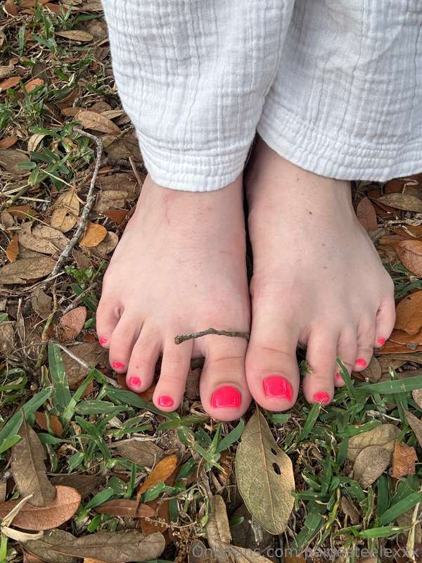 I noticed more fans who enjoy feet being subscribed. I took .. 5
