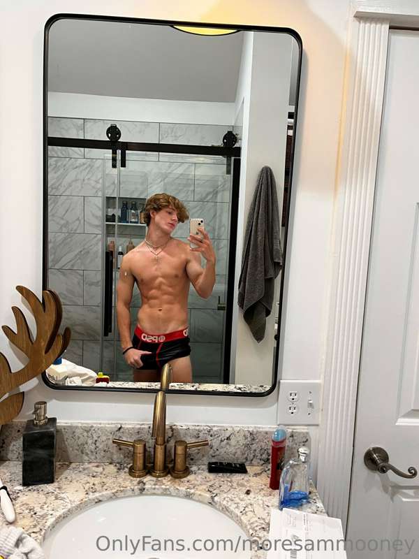 What’s your favorite thing to do for the holidays? Message m..