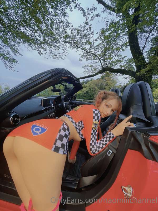 Would you like to drive with a race queen?🚗💨
レースクインとドライブしてみる.. 11