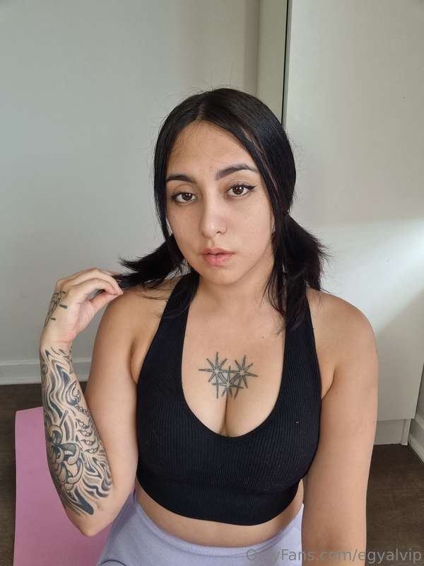 Feet and my asshole in the final pictures♡ 9