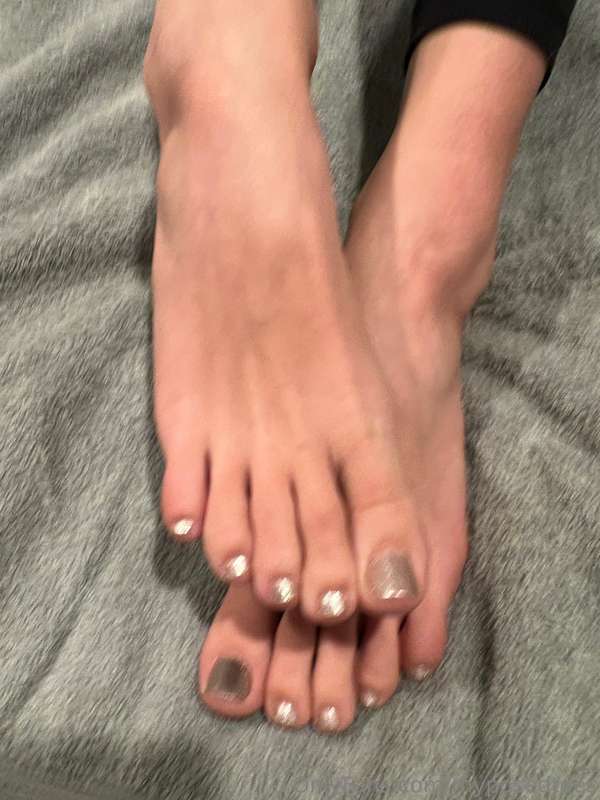 My silver pedicure got absolutely DRENCHED in CUM!   Do you ..