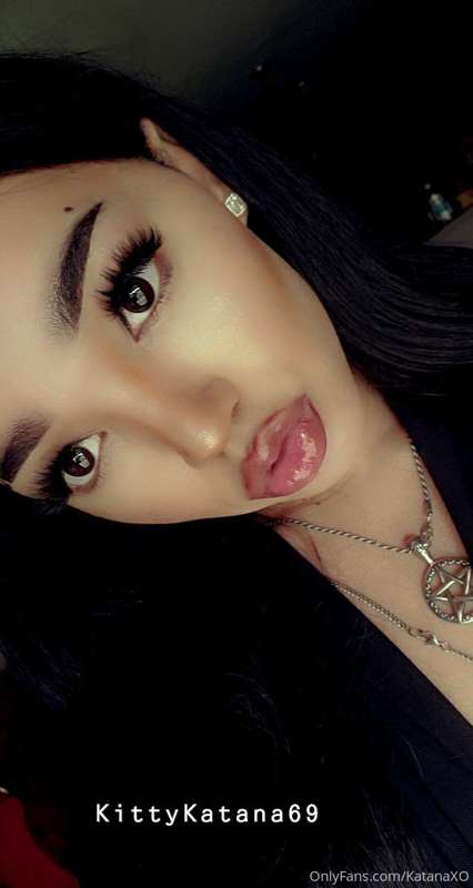 I know a lot of u like seeing my cute face so here is some x.. 2