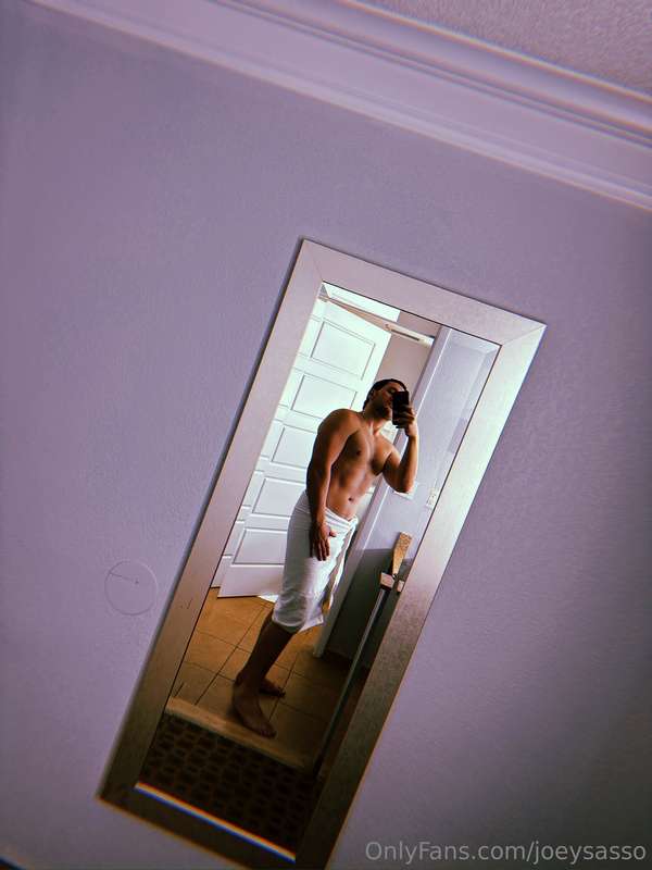 should i strip for you? 😏