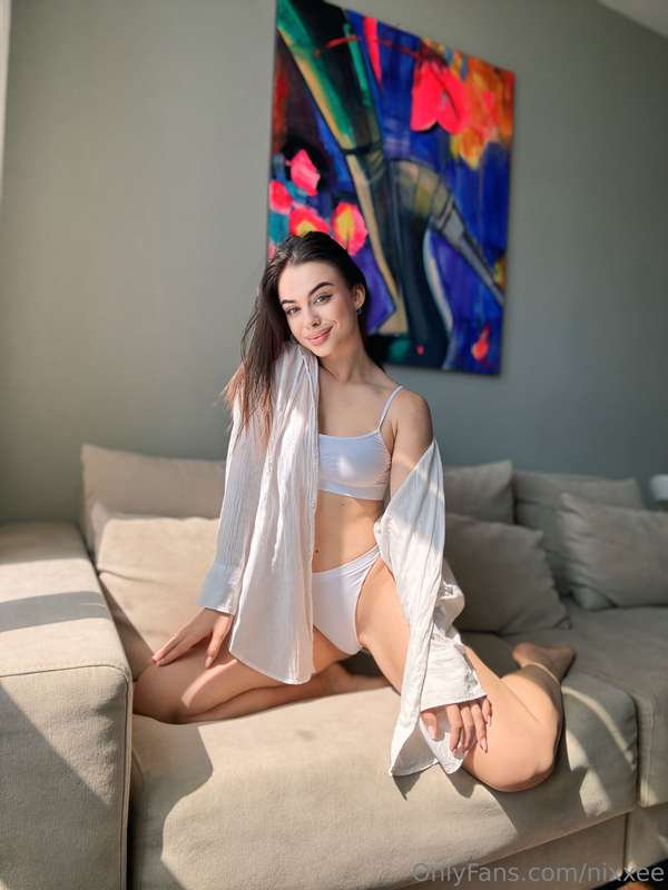 𝐅𝐑𝐎𝐌 𝐀 𝐂𝐔𝐑𝐒𝐄 𝐓𝐎 𝐖𝐇𝐈𝐓𝐄 𝐂𝐇𝐈𝐂 👗✨  Once upon a time, I had a str..