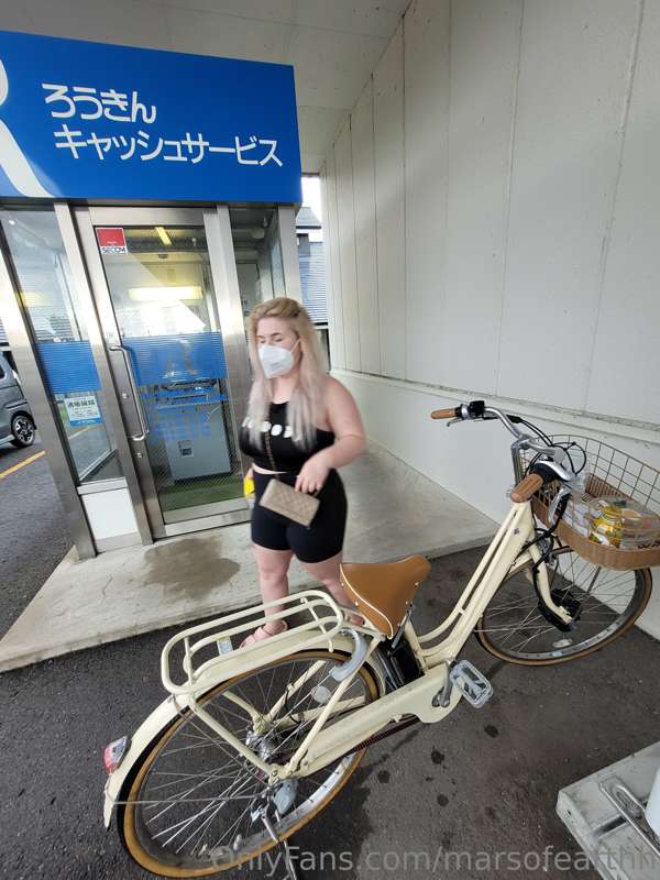 I miss Japan. I can't wait to go back in a couple weeks !!