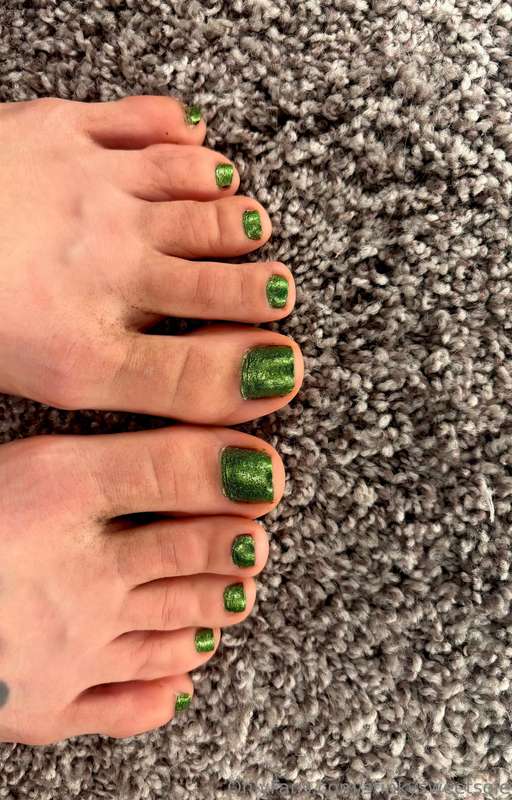 For my dirty toe lovers this fine toesday ☘️ 