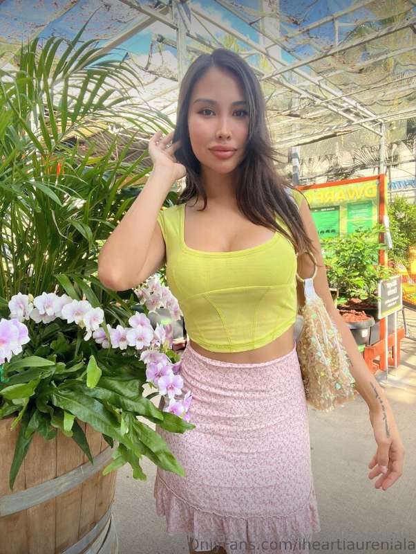 Honolulu is full of beautiful sights and @iheartlaurenlala i.. 3