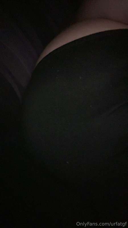 this belly just can’t stop.. all my pants are so tight now....