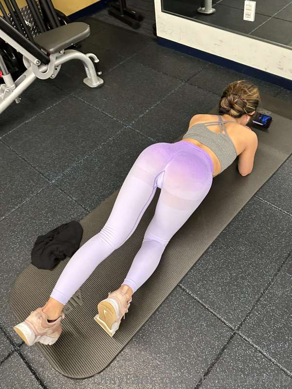 ***SFW*** **pics at the gym yesterday. Headed back today 😈** 5