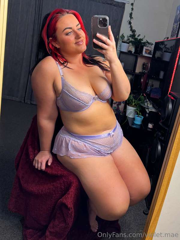 trying to look sexy for you... don't know if I'm succeeding .. 3