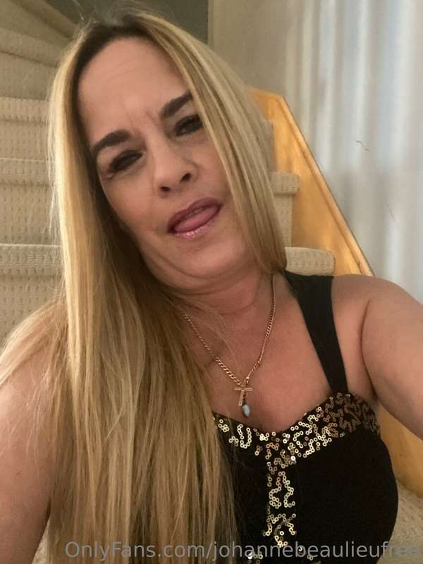 Babe 🤩 vient me rejoindre sur ma VIP🍆💦 plus de contenu ,je r..