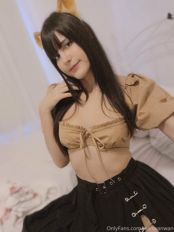 Grrrrrr! Teddy WanWan is here! 
My outfit for today's stream.. 2