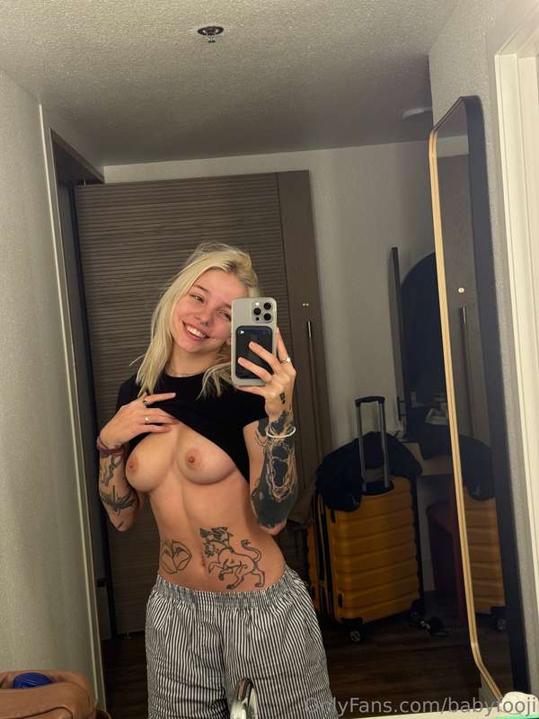 Staying hotel to hotel across America for the next 10 days 😅.. 14