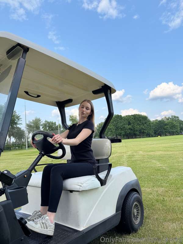 I was supposed to focus on the game… But the golf cart looke.. 1