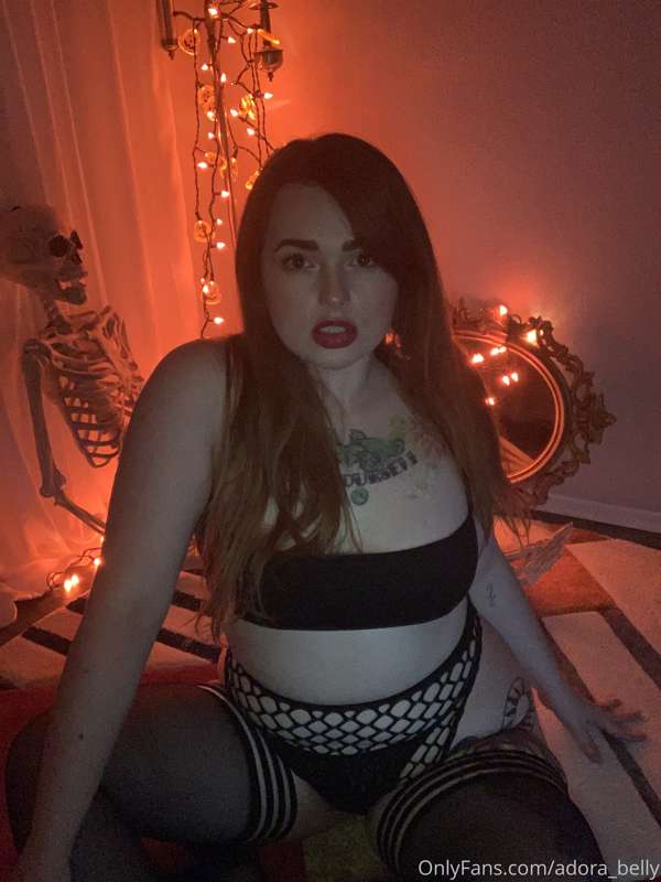 Here to tease & to please 😈
