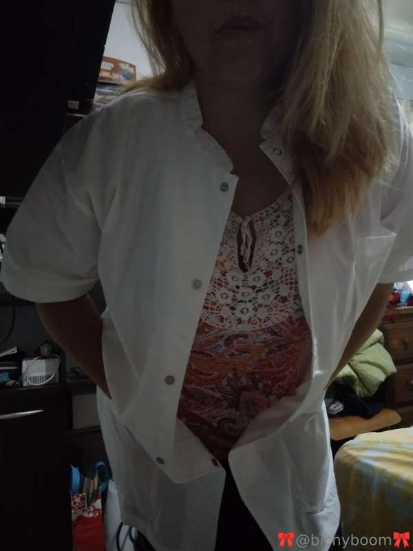 Before starting the work day at the doctor's office. Hace a .. 2