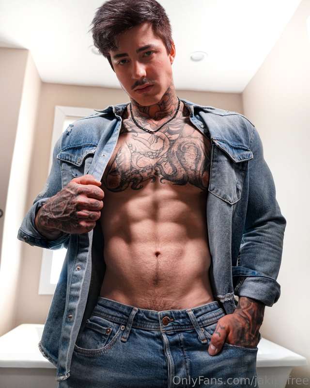 Denim anyone 😉..?My ADULT content 🔞👉 @Jakipz