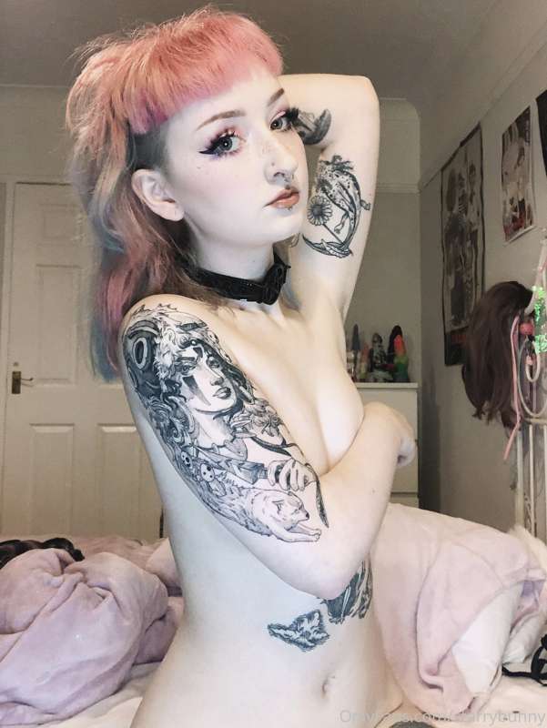Gave myself punk hair so here’s me being all posey hehe 💗 13