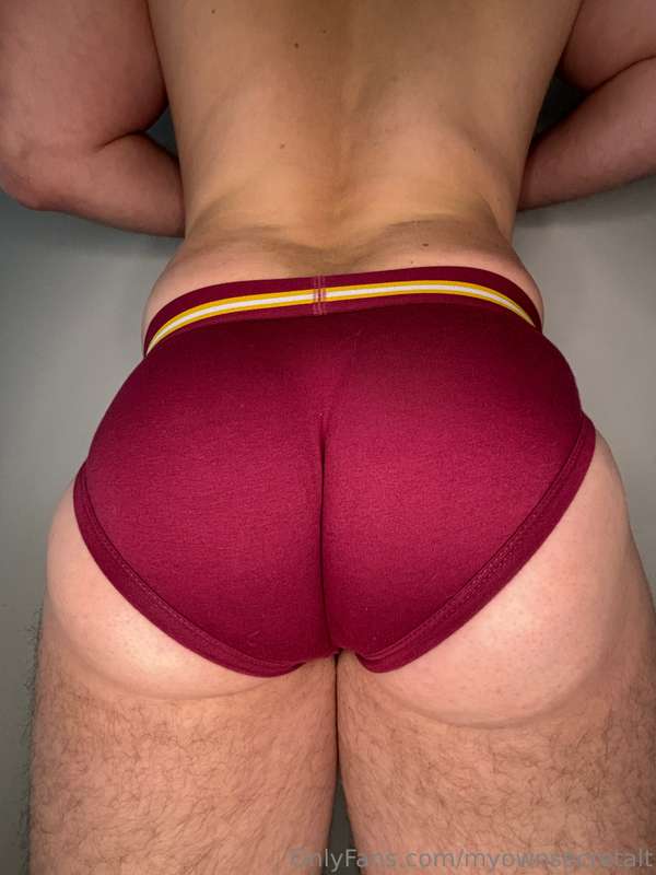 This ass needs a throne.