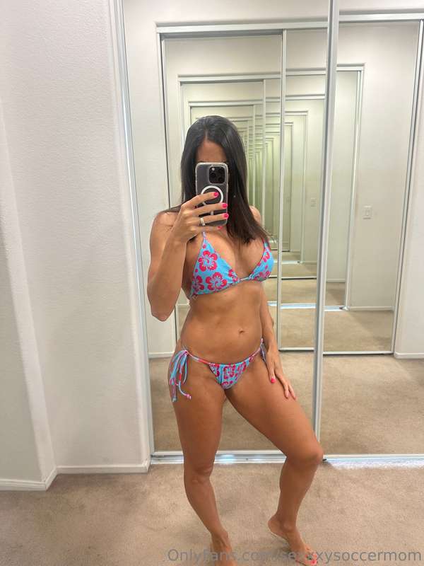A lot of you liked my Hawaiian dresses but asked to see the .. 4