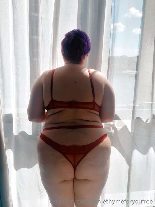 This booty is like a shelf~