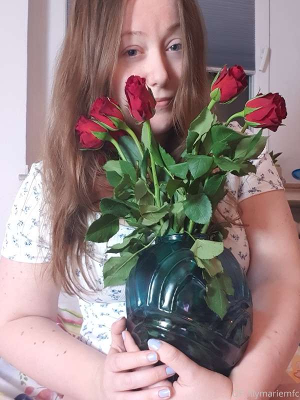 Thank you for the flowers @trueidiot ❤️❤️❤️❤️❤️ 1